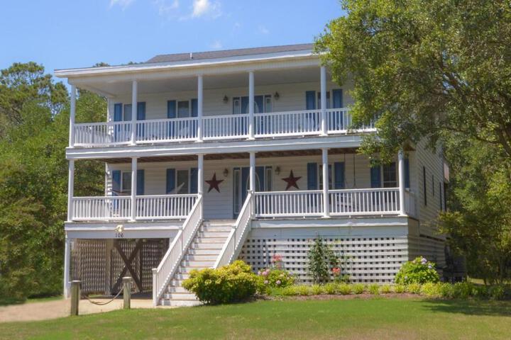 Gone With The Wind - Duck Gulls Flight, 325 Yds to Beach, Pool, Hot Tub, Pets OK, Quiet St, Flex Stays in Duck, NC