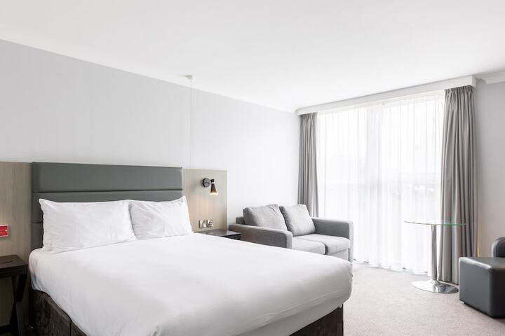 Room 43 of 292