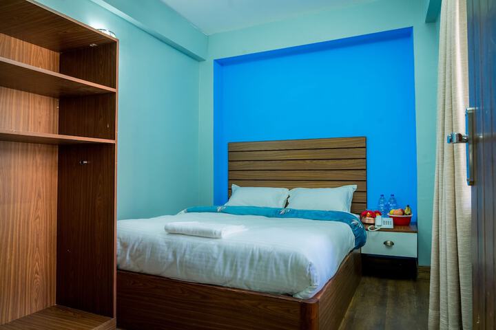 Room 8 of 42