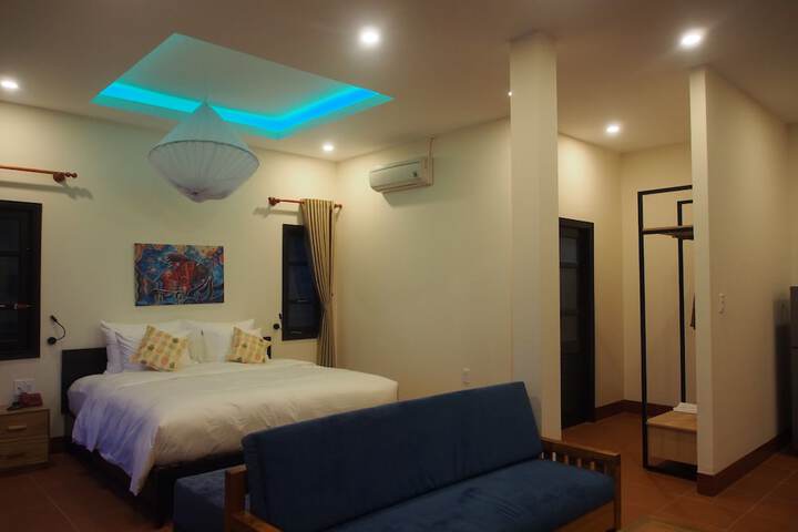 Room 13 of 100