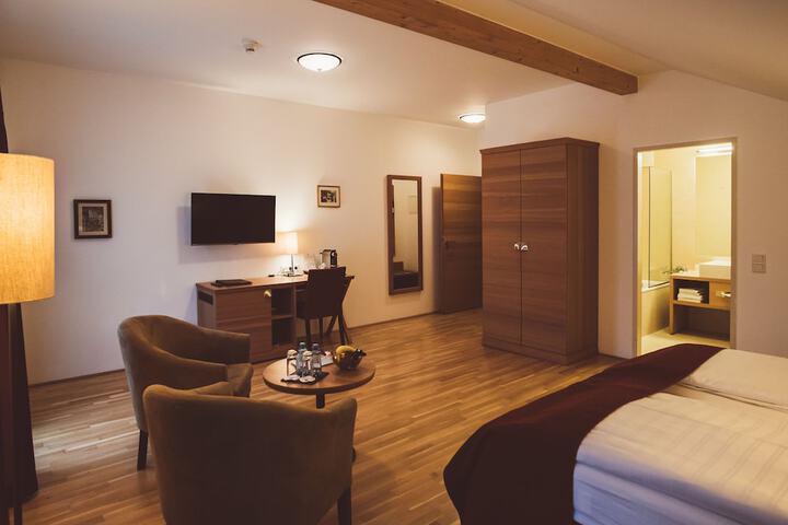 Room 14 of 66