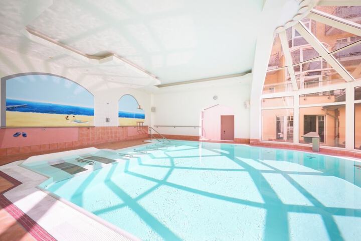 Pool 10 of 12