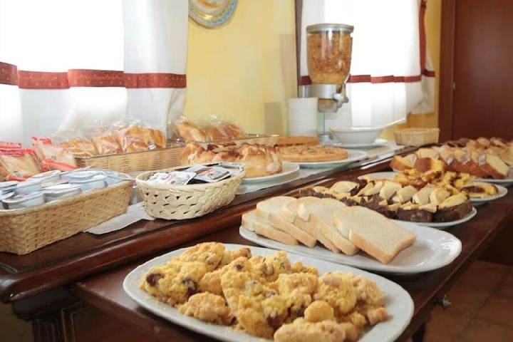 Breakfast/Coffee Service 15 of 44