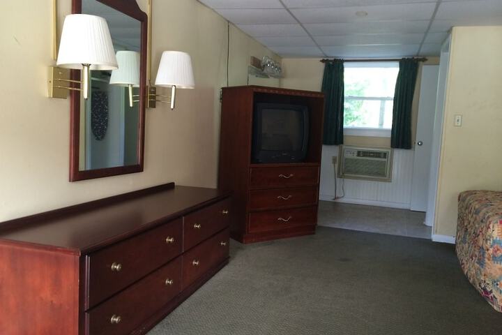 Room 6 of 37