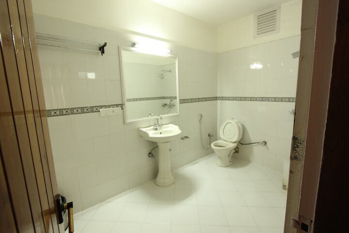 Room 13 of 23