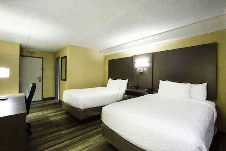 Room 6 of 32