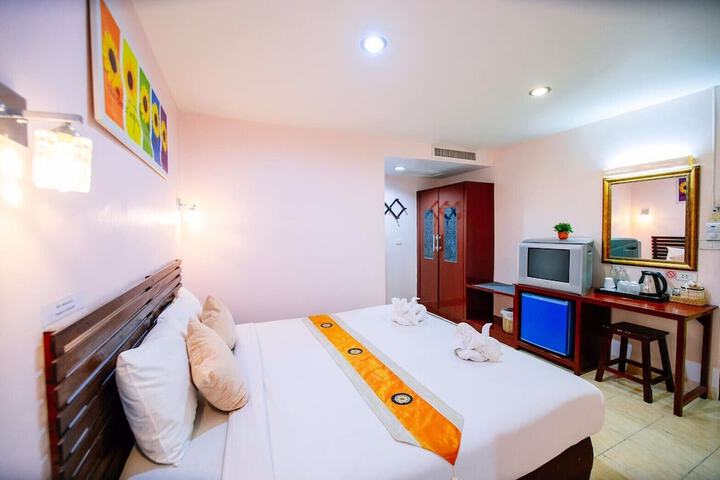 Room 16 of 78