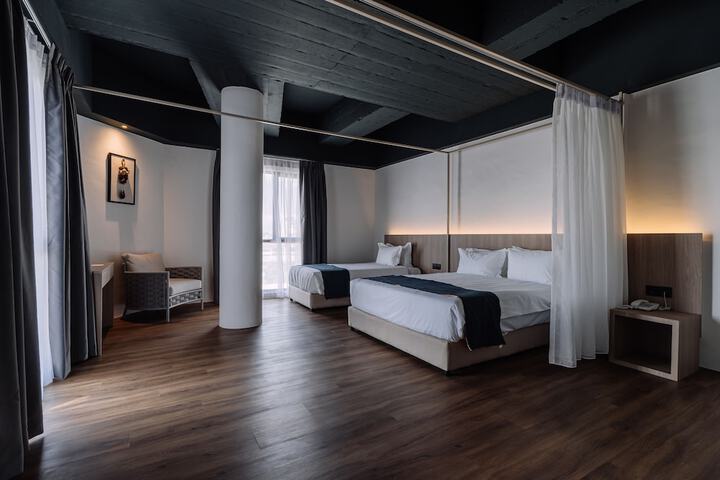 Room 5 of 15