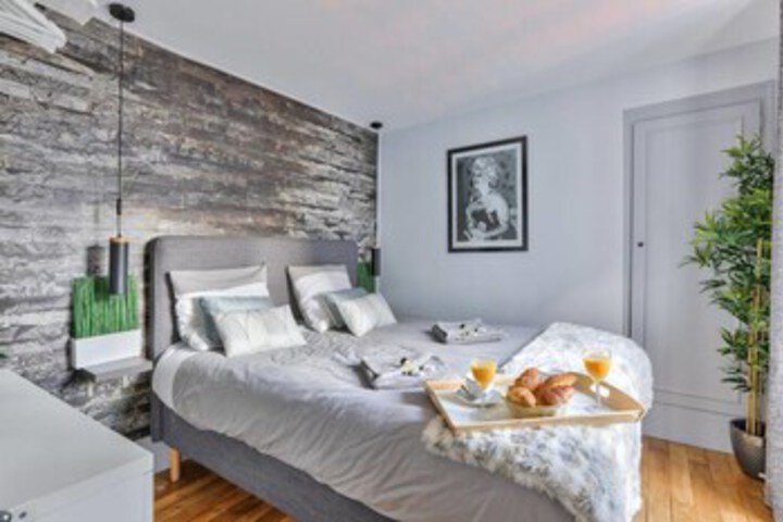 Room 15 of 15