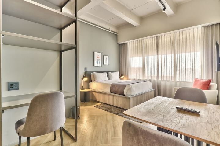 Room 19 of 48