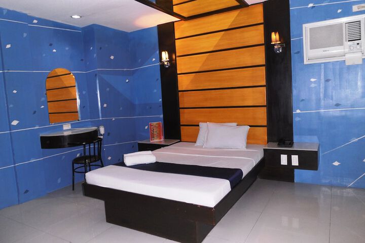 Room 5 of 27