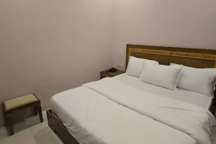 Room 10 of 40