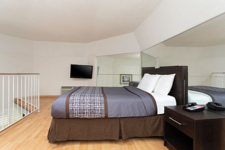 Standard Queen Bed Accessible (7 of 15)