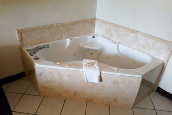 Room 6 of 29