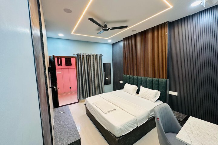 Room 6 of 46