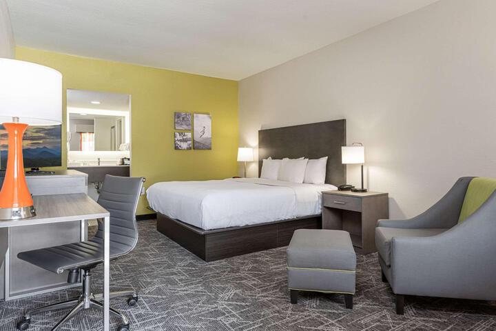 1 King Bed (1 of 9)