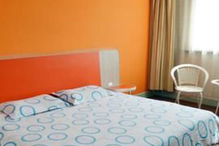 Room 13 of 24