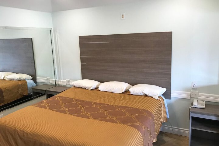 Room 4 of 26