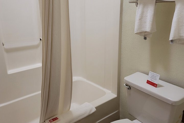 Standard 2 Queen Beds Accessible (5 of 7)