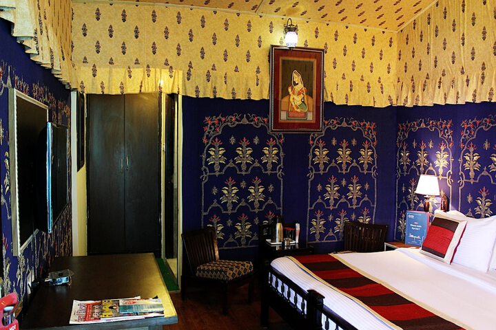 Room 8 of 13