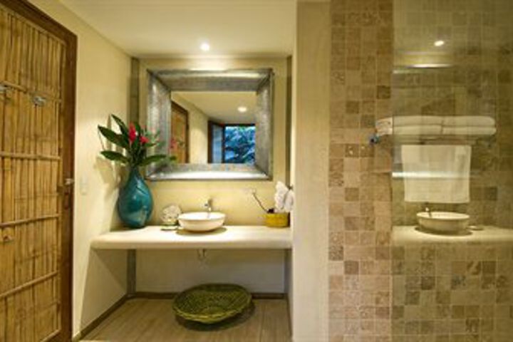 Room 3 of 28