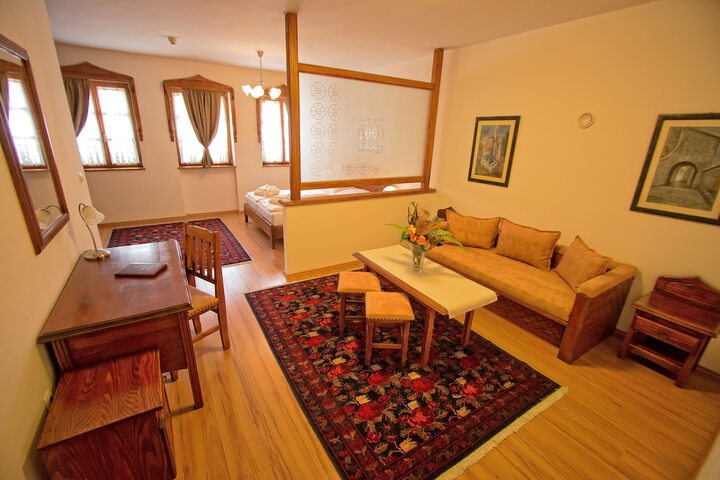 Room 18 of 29