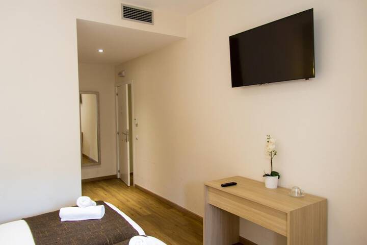 Room 28 of 42