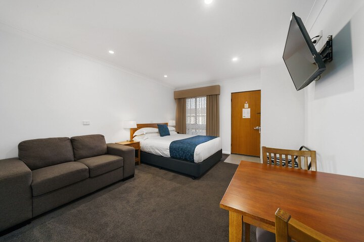 Room 7 of 26