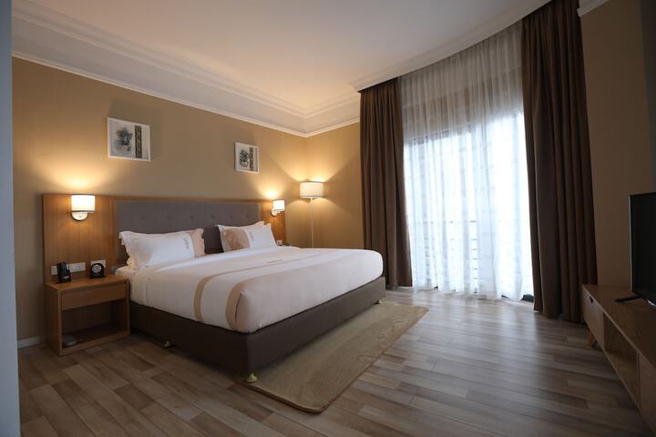 Room 17 of 163