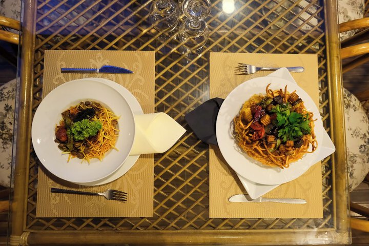 Dining 23 of 36