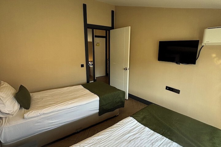 Room 28 of 101