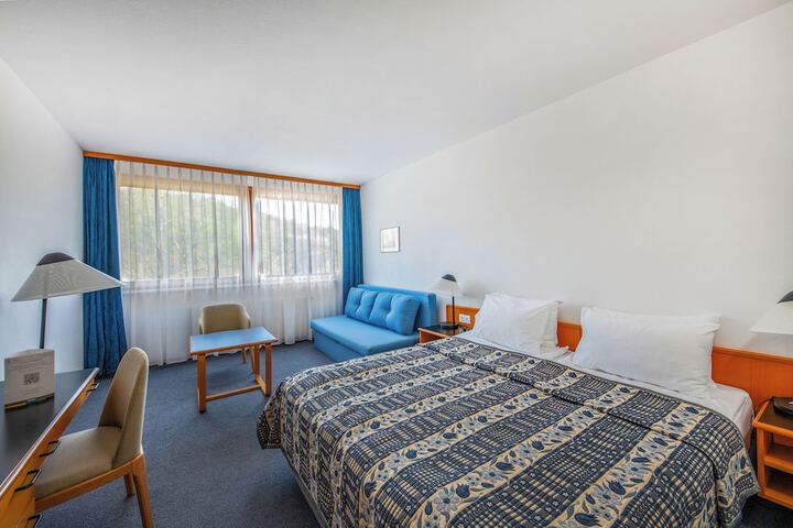 Room 10 of 41