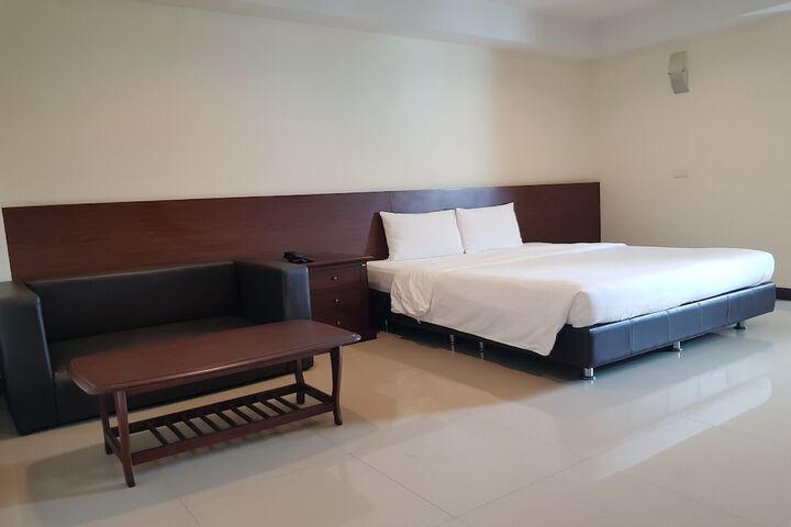 Room 8 of 49