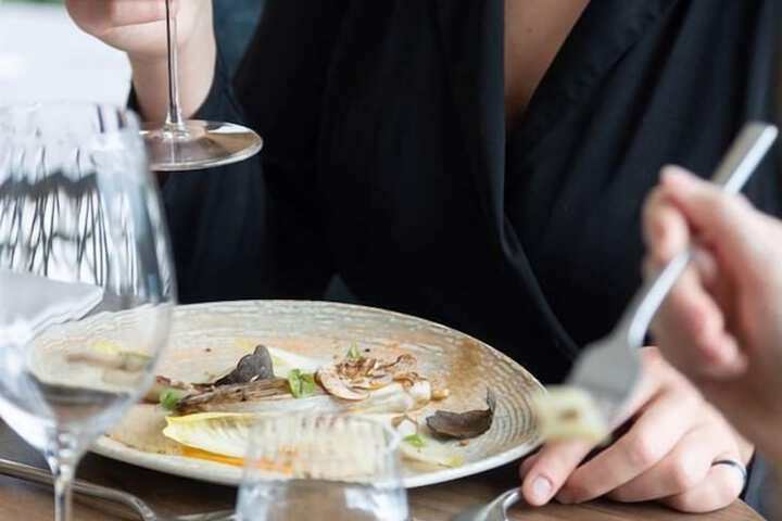 Dining 31 of 56