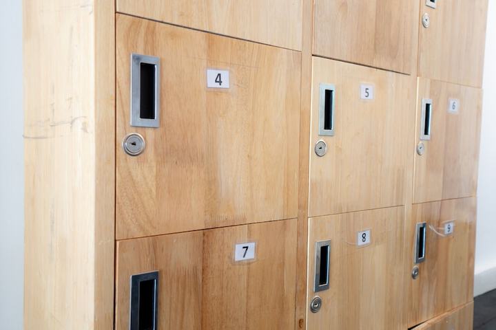 Room 37 of 62