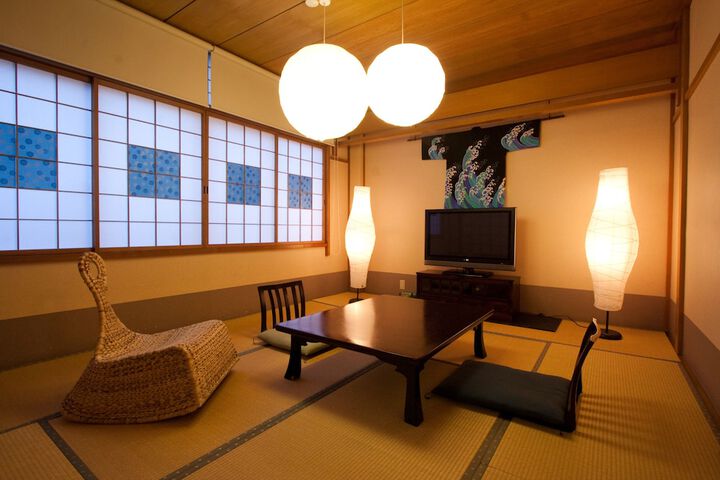 Room 9 of 110