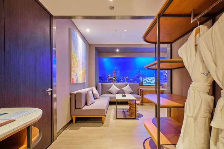 Room 95 of 204