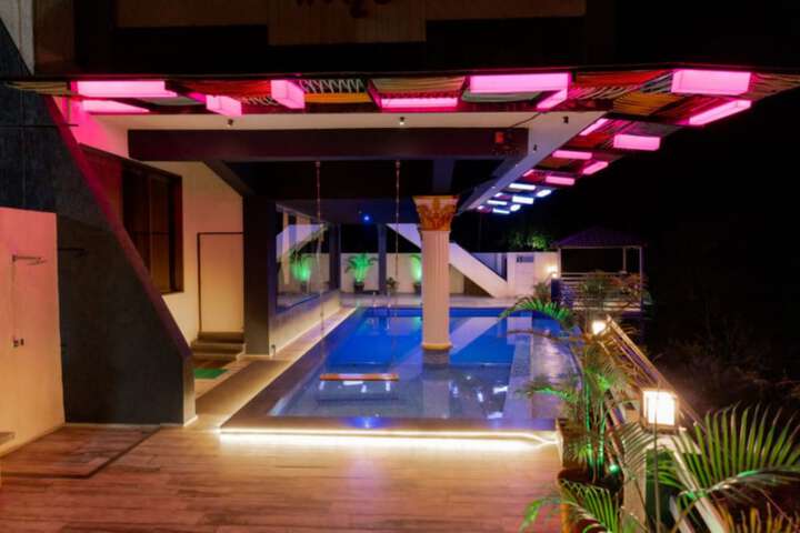 Pool 2 of 6