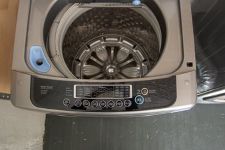Laundry 22 of 60