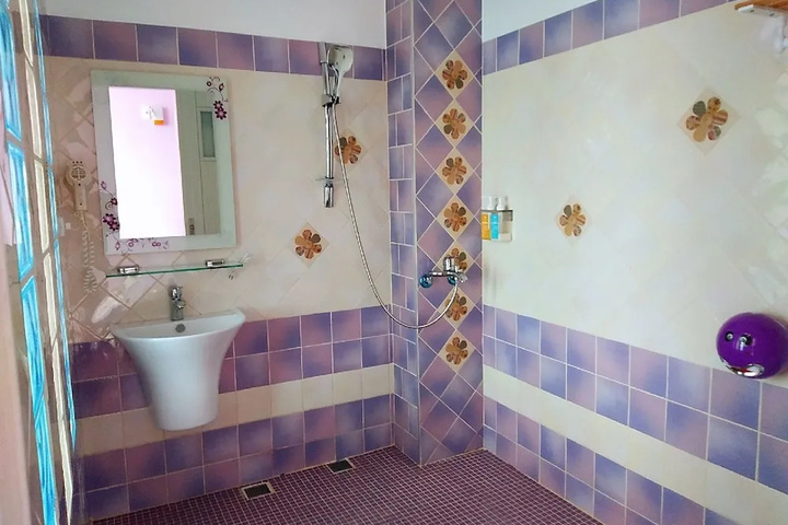 Room 8 of 30