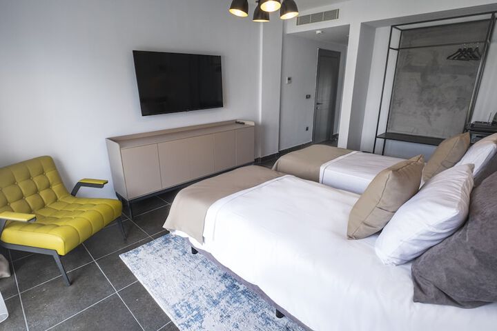 Room 11 of 50