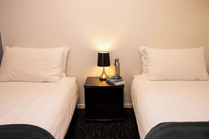 Room 6 of 25