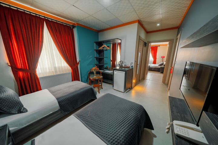 Room 14 of 27
