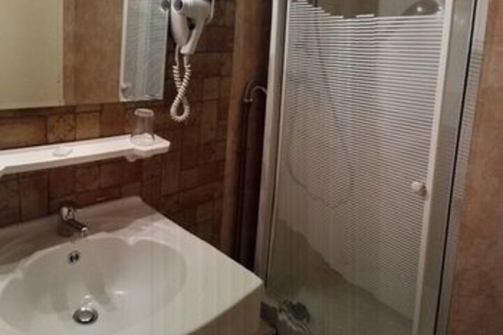 Room 2 of 46