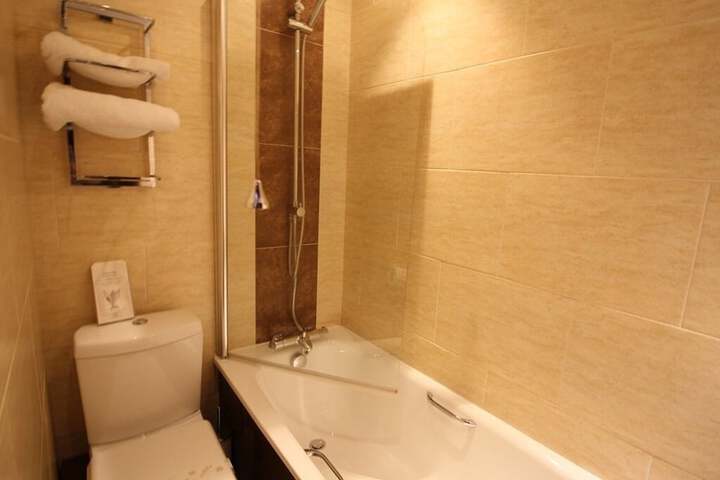 Room 95 of 140
