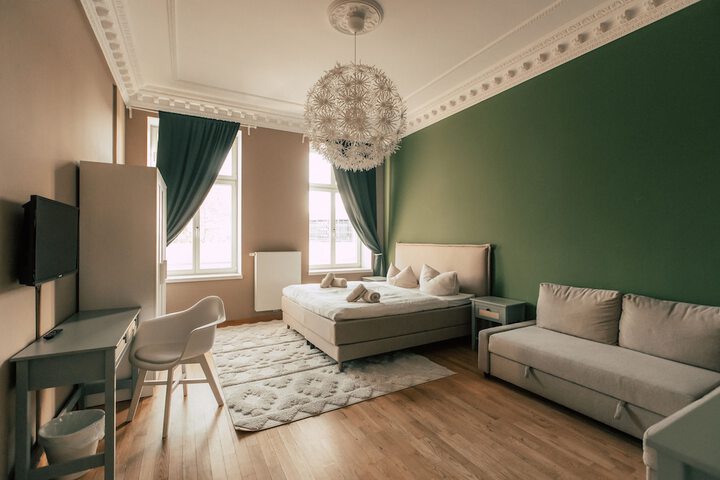 Room 172 of 289