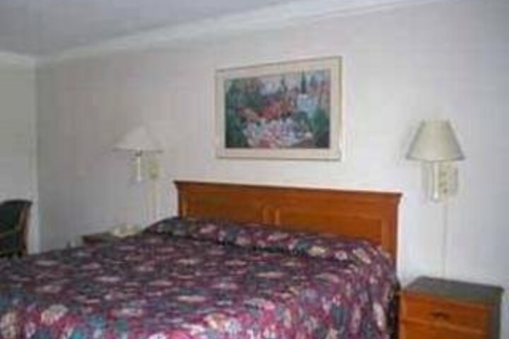 Room 4 of 6