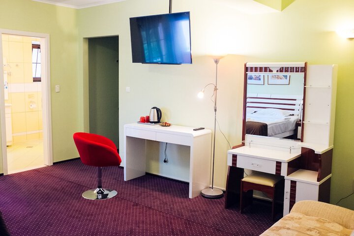 Room 10 of 31