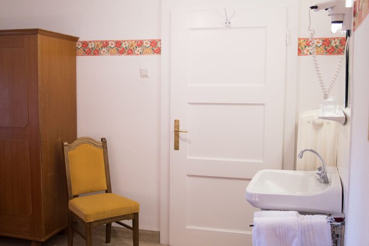 Room 65 of 155