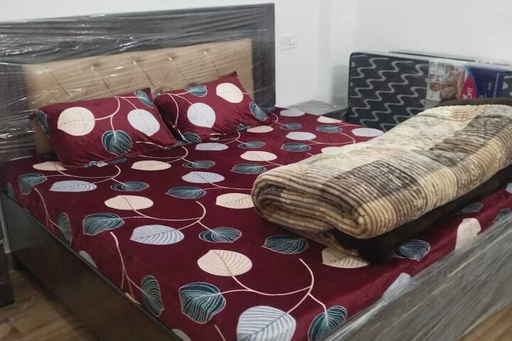 Room 6 of 35